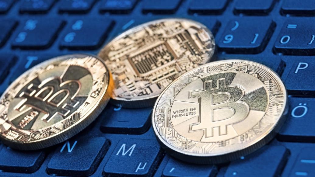比特派钱包app最新版本下载比特币突破6.9万美元后暴跌8%,后续走势及减半事件影响分析