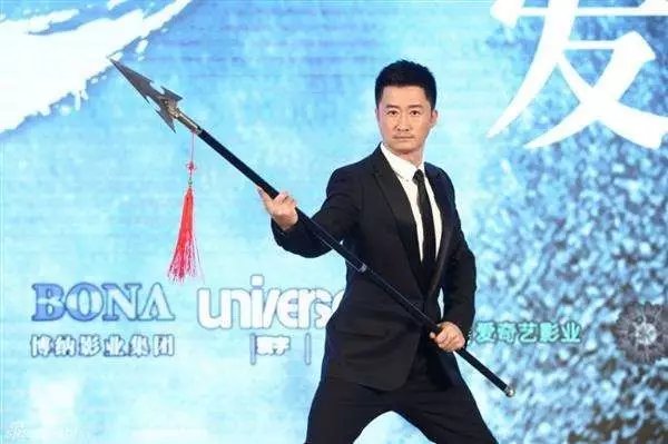 武术电影吴京明星时代动作新片_吴京武术队电影_吴京:新时代的武术与动作电影明星