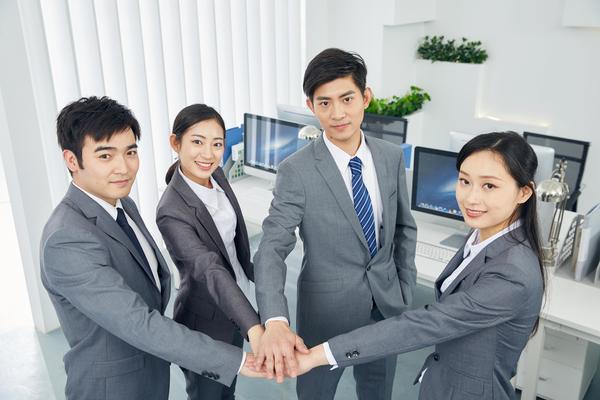 探索宝马7系自动驾驶车型:先进技术带来的便捷、安全与舒适驾驶体验