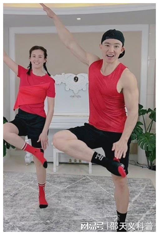 周杰伦搞笑视频_周杰伦上的综艺_周杰伦在综艺节目中的搞笑表现