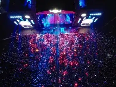 李宇春在音乐节上重磅回归，经典曲目引发全场欢呼_李宇春参加什么节目的第一_萨克斯音乐经典曲目
