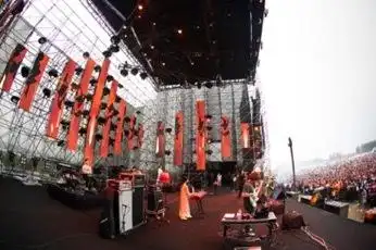 李宇春参加什么节目的第一_李宇春在音乐节上重磅回归，经典曲目引发全场欢呼_萨克斯音乐经典曲目