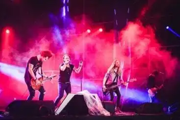 萨克斯音乐经典曲目_李宇春在音乐节上重磅回归，经典曲目引发全场欢呼_李宇春参加什么节目的第一