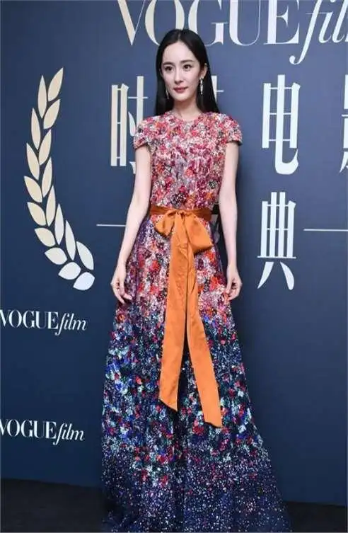 周星驰的娱乐事业多元化发展_周星驰影视圈地位_通博pt娱乐多元化