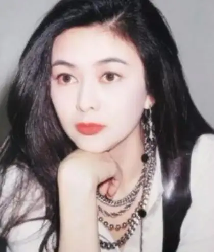 昔日香港娱乐圈美女如云,关之琳被誉为第一美人美如画卷