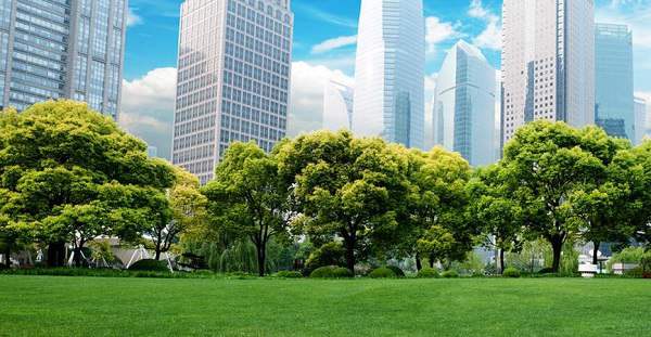 现代家居智能化弱电系统配置方案：网络通信与安全监控详解