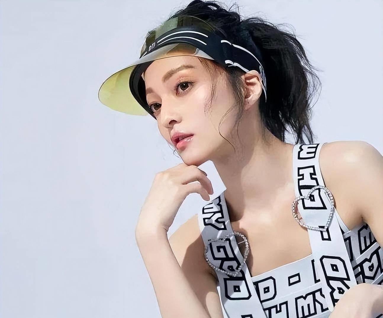 塑造关之琳女性现代形象的方法_关之琳的现代女性形象塑造_塑造关之琳女性现代形象