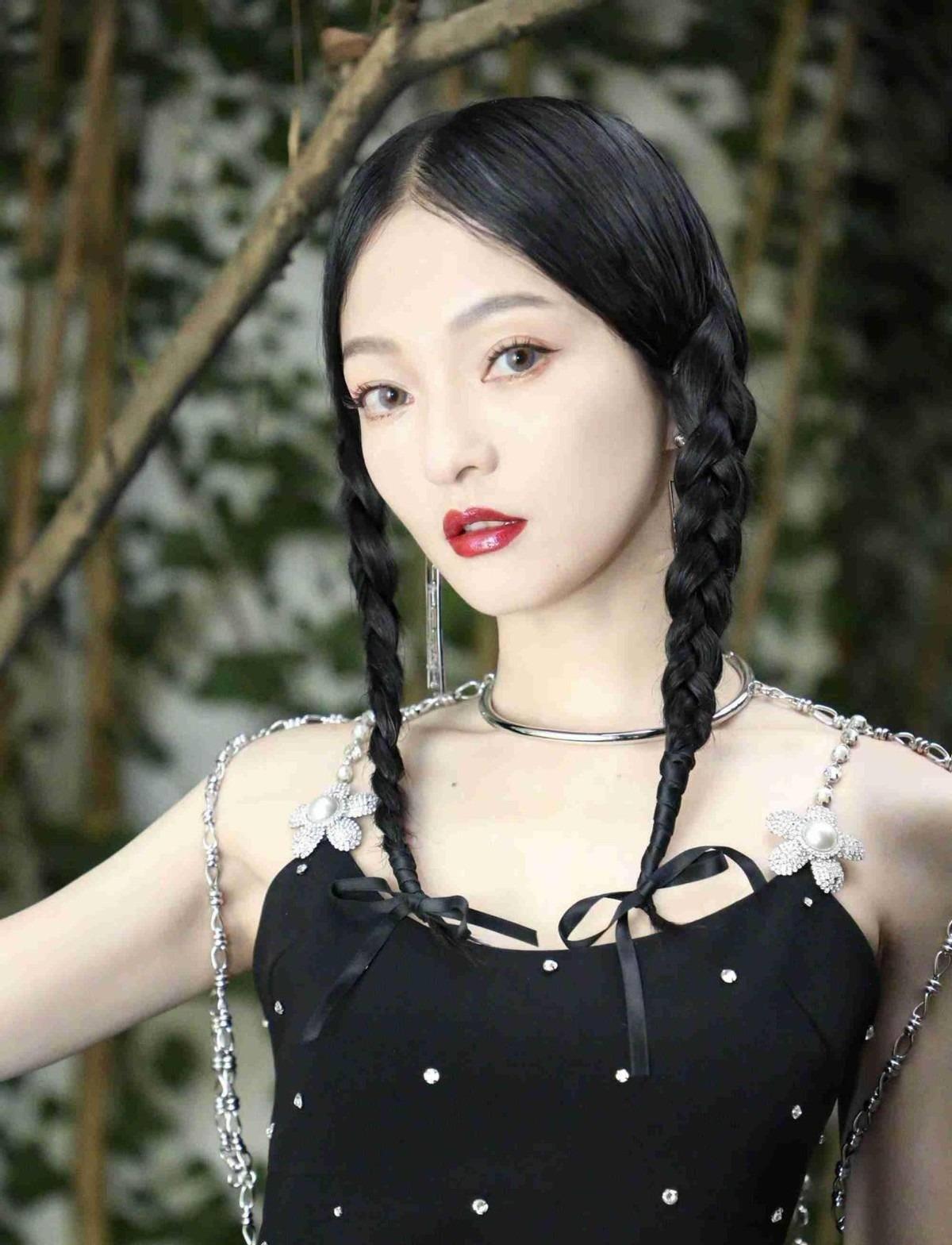 塑造关之琳女性现代形象_关之琳的现代女性形象塑造_塑造关之琳女性现代形象的方法