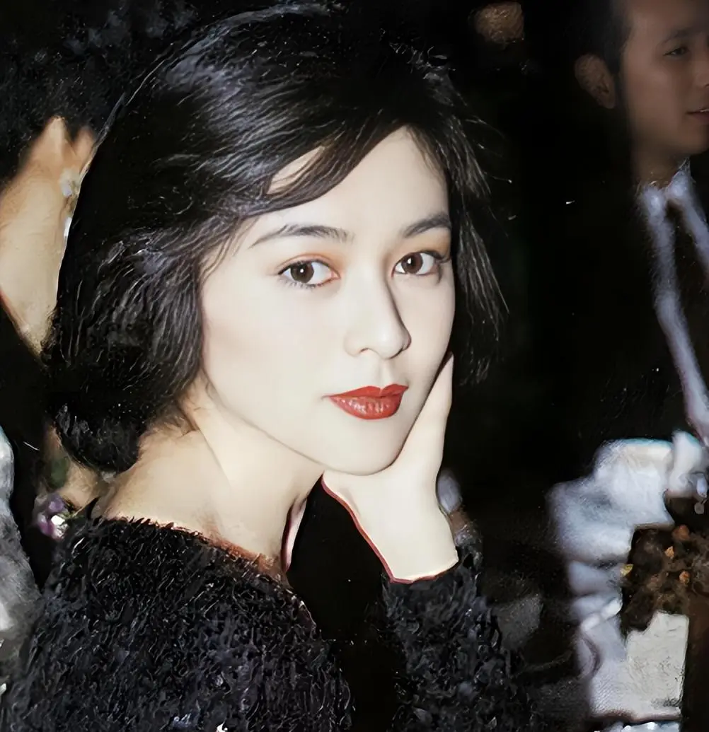 塑造关之琳女性现代形象_塑造关之琳女性现代形象的方法_关之琳的现代女性形象塑造