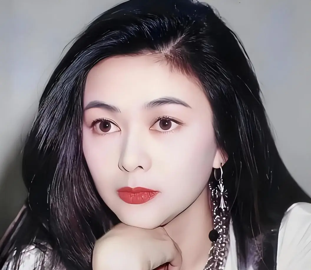 塑造关之琳女性现代形象的方法_关之琳的现代女性形象塑造_塑造关之琳女性现代形象