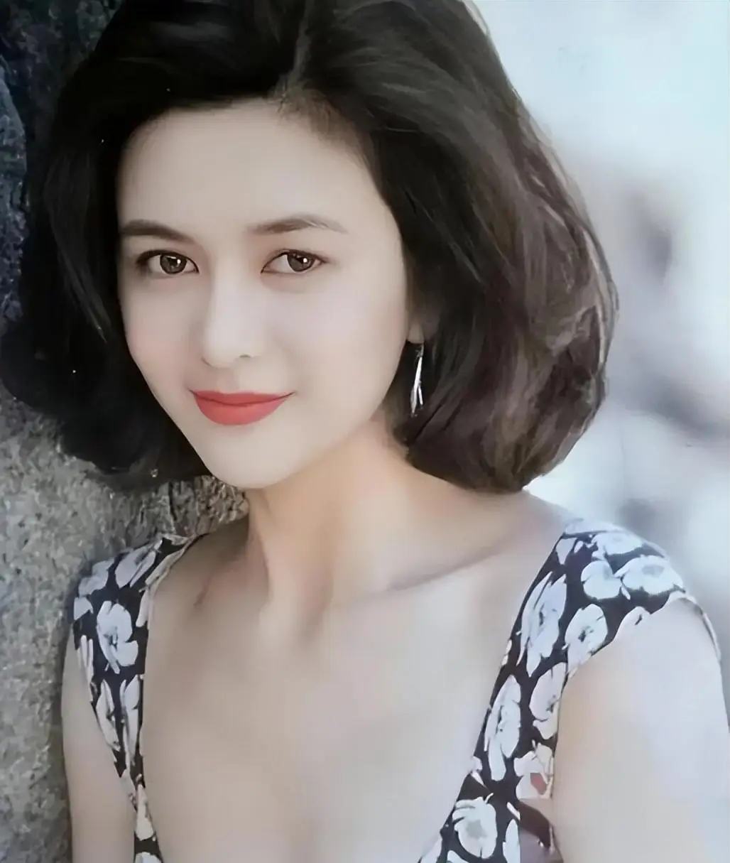 塑造关之琳女性现代形象_关之琳的现代女性形象塑造_塑造关之琳女性现代形象的方法