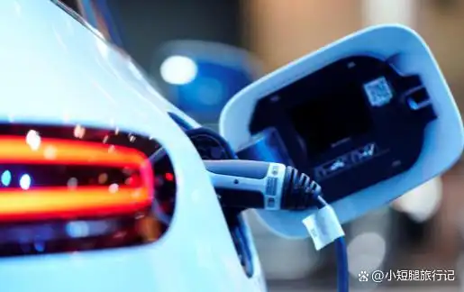 新能源车销量一度超过燃油车,未来何去何从?_燃油车销量连续13个月下滑_能源车与燃油车的市场份额