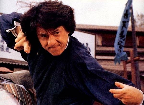 成龙与李连杰:从武术到武生的不同起点与全球影响力