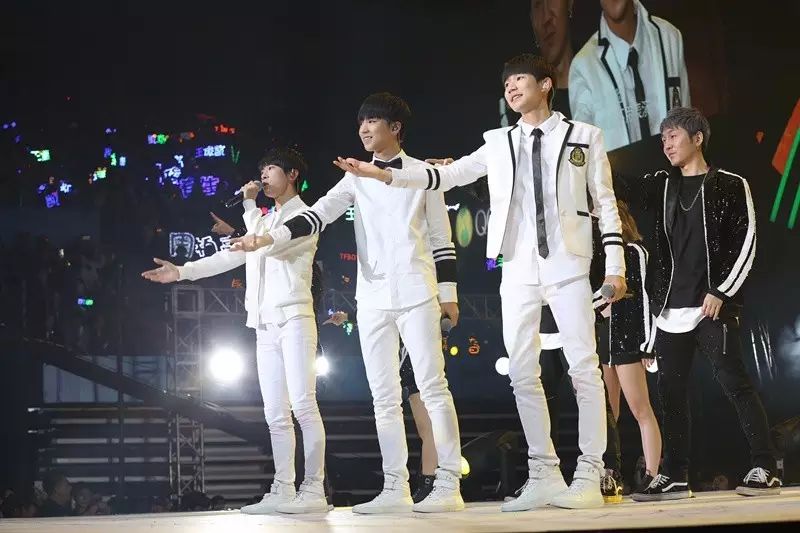 李宇春出名歌_李宇春歌曲排名_李宇春的经典歌曲再次登上音乐榜单,成为热曲