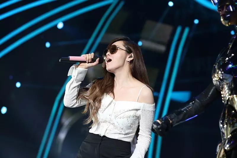 李宇春歌曲排名_李宇春出名歌_李宇春的经典歌曲再次登上音乐榜单,成为热曲