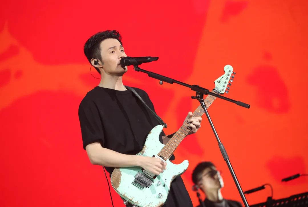 李宇春参赛歌曲_李宇春的经典歌曲再次登上音乐榜单,成为热曲_李宇春等