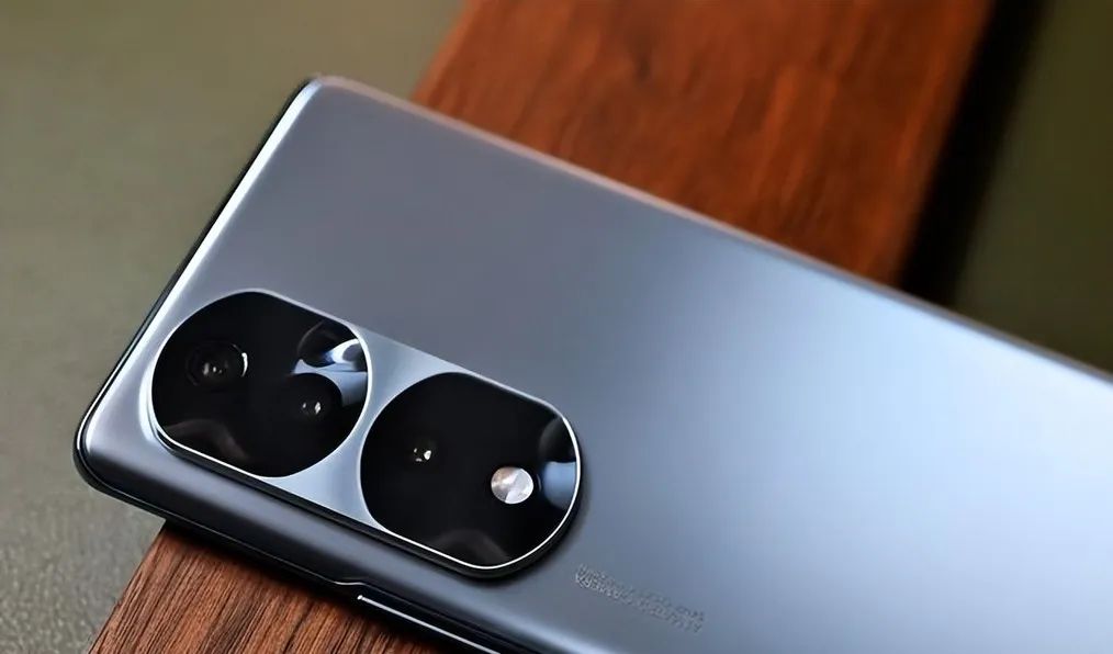 手机王是什么_iPhone vs. Galaxy:哪个才是真正的手机之王?_手机王是什么手机