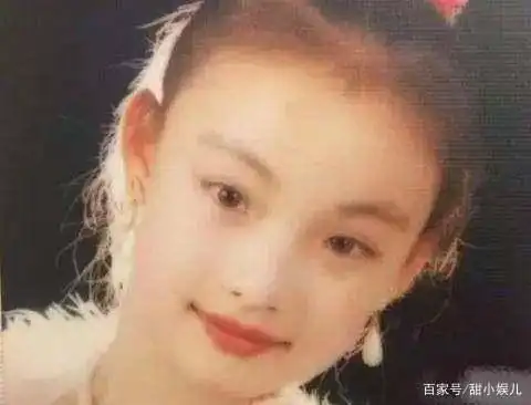 小花蜕变女神刘亦菲到底是谁_刘亦菲:从小花到女神的蜕变_小花蜕变女神刘亦菲到第几集了