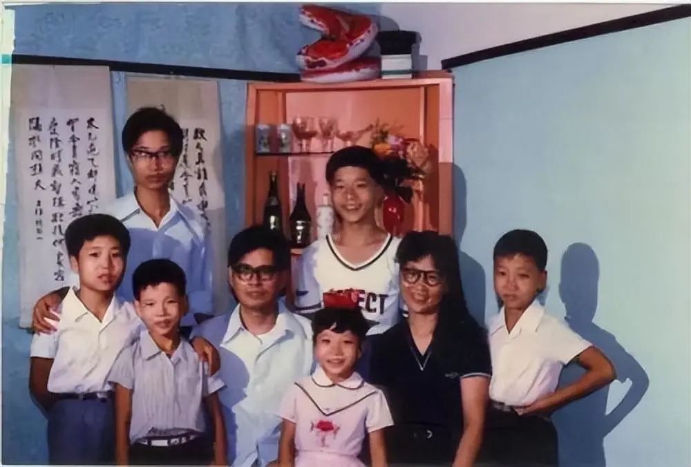 成龙的育儿观与家庭教育_成龙子女教育_成龙的家庭教育