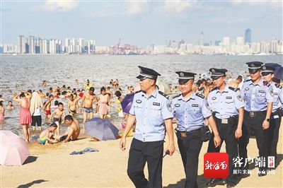 各国第一夫人带动经济_假日旅游带动经济_通过海南助推琼港澳台经济合作,如何带动地方经济的全面发展?