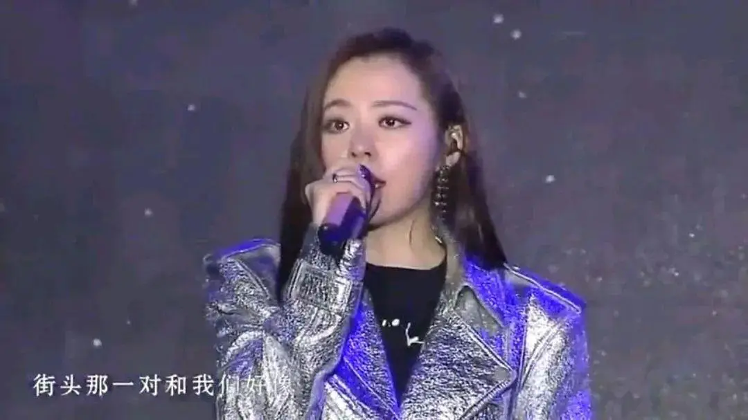 陈奕迅的贡献_陈奕迅谈及对音乐事业的坚持与热爱_陈奕迅对乐坛的贡献
