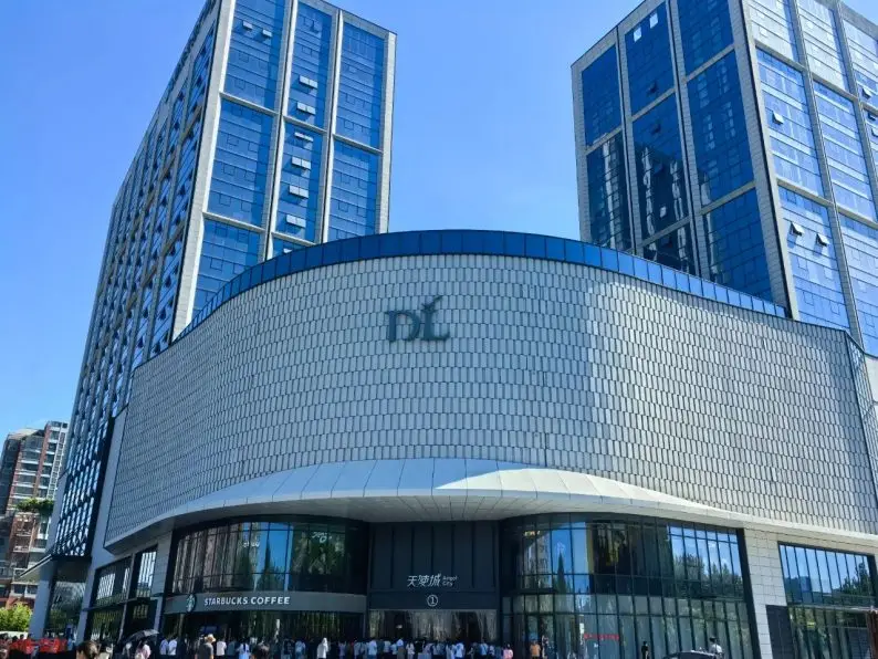 胖东来好的服务分享案例_服务于顾客,胖东来如何做好行业标杆_胖东来服务特色的理解