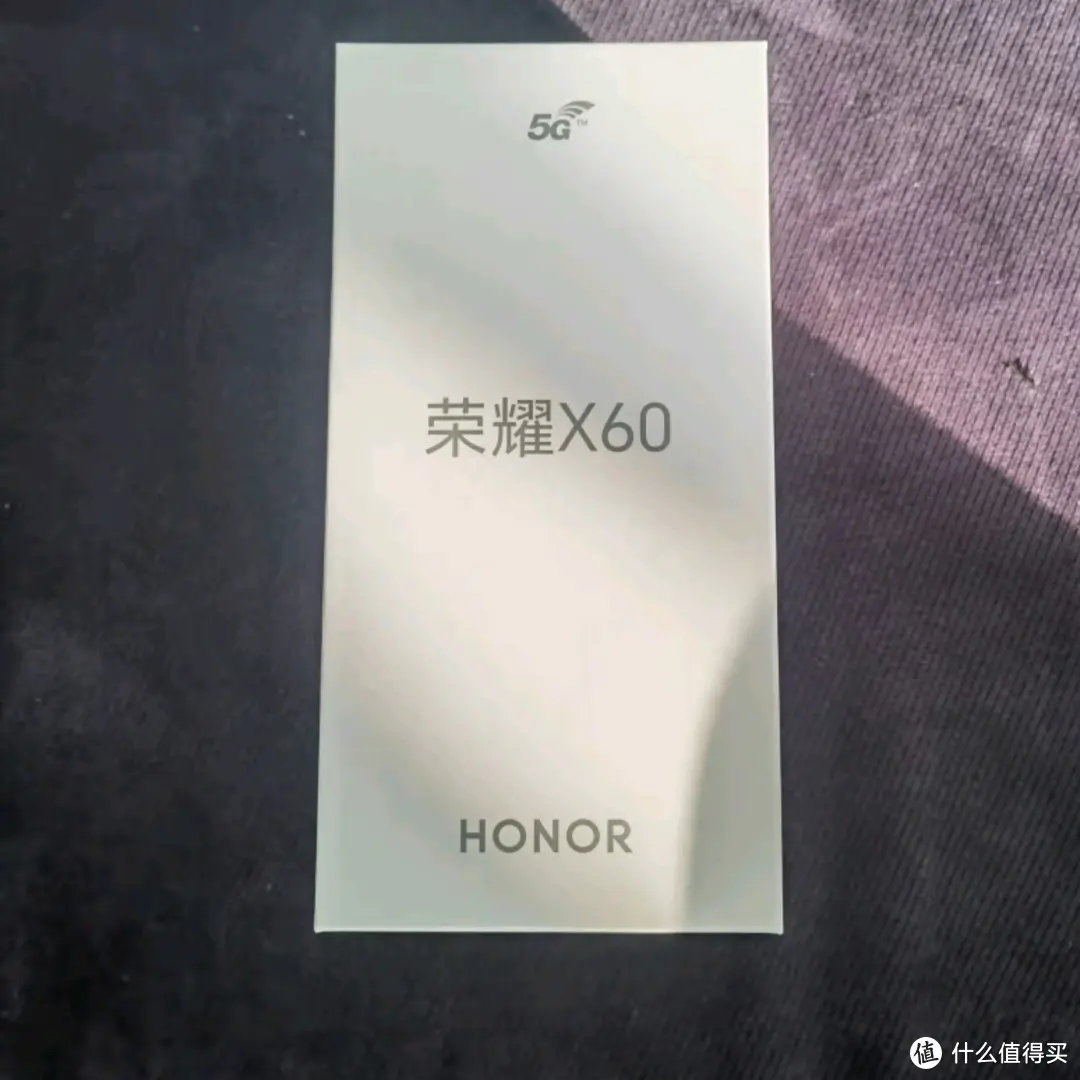 荣耀X60:十面抗摔防水耐磨,定义5G手机新标杆