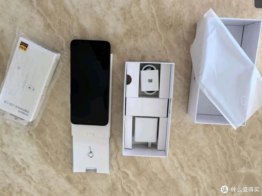 荣耀X60:十面抗摔防水耐磨,定义5G手机新标杆