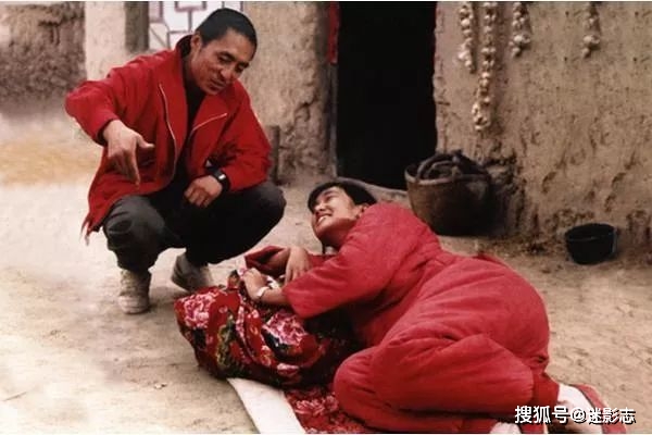 想知道张艺谋和巩俐的事_张艺谋捧红巩俐_巩俐与张艺谋:合作与艺术的火花