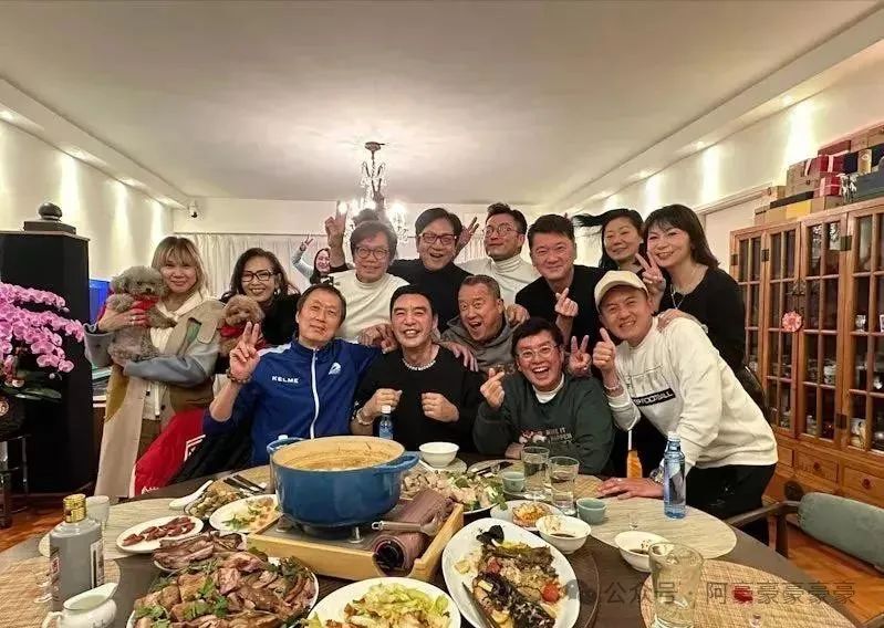 成龙地位年轻心中观众是谁_成龙在年轻观众心中的地位_成龙地位年轻心中观众是什么