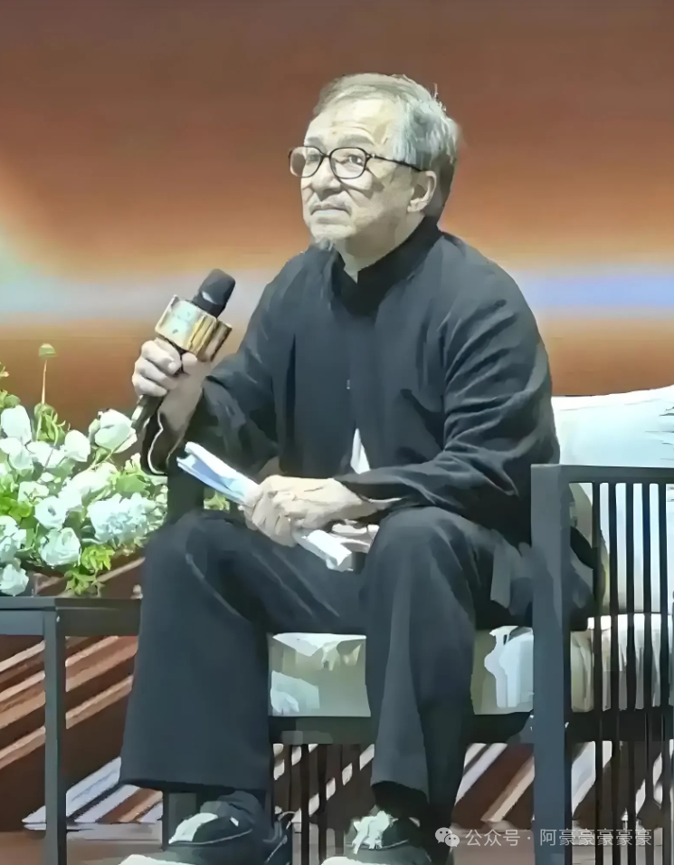 成龙地位年轻心中观众是什么_成龙地位年轻心中观众是谁_成龙在年轻观众心中的地位